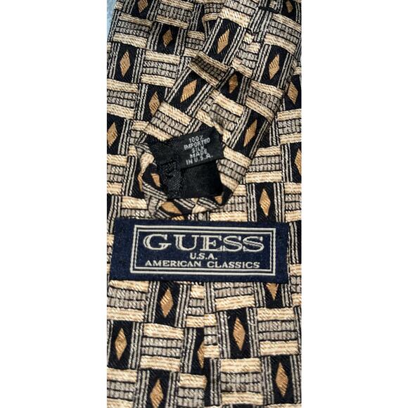 Vintage Guess Made In The USA 100% Imported Silk American Classic Mens Neck Tie - Picture 2 of 2